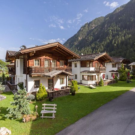 S'Doerfl Chalets Mayrhofen Buitenkant foto